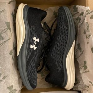 Under Armour Women’s Liquify Rebel - Black Halo Grey - size 6